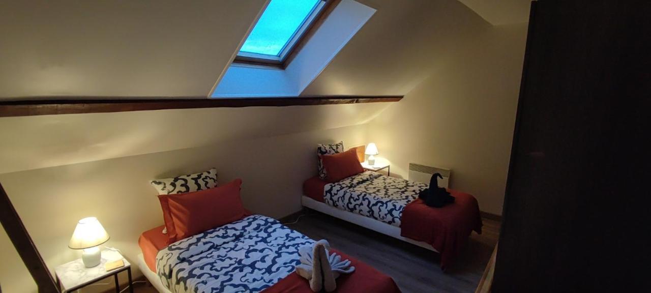 Au Pied Du Chateau 2 Bellegarde-du-Loiret Room photo
